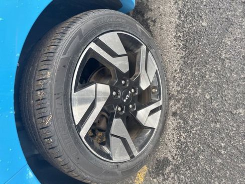 Certified 2023 Kia Soul GT-Line image 6