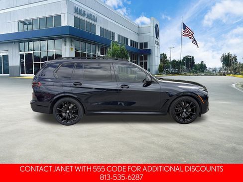 Used 2023 BMW X7 M60i AWD/4WD image 3