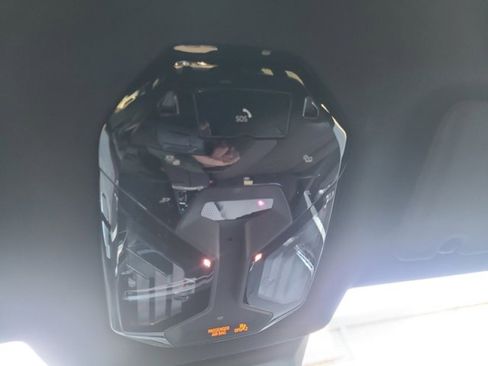 Used 2023 BMW iX xDrive50 image 31