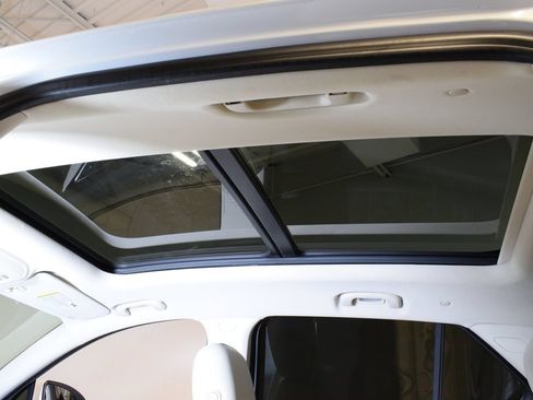 Used 2021 Buick Envision Avenir w/ Technology Package II FWD image 4