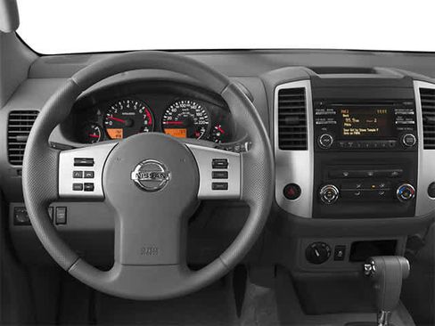 Used 2014 Nissan Frontier SV w/ SV Value Truck Package RWD image 8