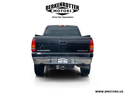 Used 2001 Chevrolet Silverado 2500 LS w/ Off-Road Skid Plate Pkg AWD/4WD image 6