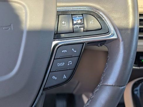 Used 2022 Lincoln Nautilus Reserve image 21