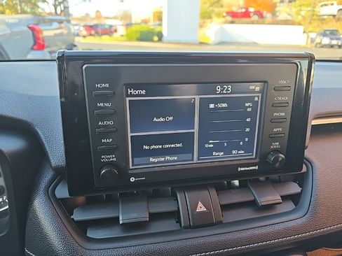 Used 2022 Toyota RAV4 XLE image 23