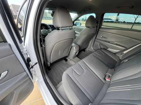 Used 2024 Hyundai Elantra SEL FWD image 23