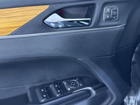 Used 2019 Lincoln MKC Reserve image 13