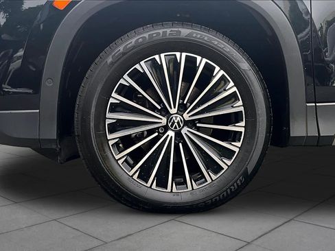 Used 2025 Volkswagen Tiguan S w/ 18" Wheel Package FWD image 10