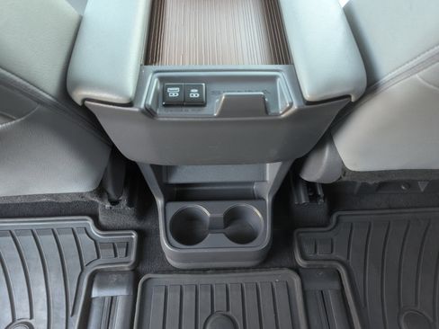 Used 2021 Toyota Sienna XLE image 37