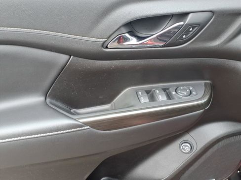 Used 2023 GMC Acadia SLT image 20