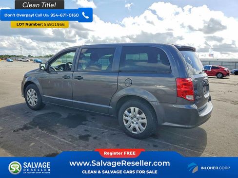 Used 2019 Dodge Grand Caravan SE FWD image 3