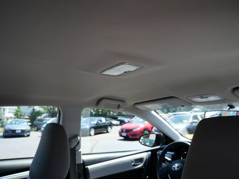 Used 2016 Toyota Corolla LE FWD image 32