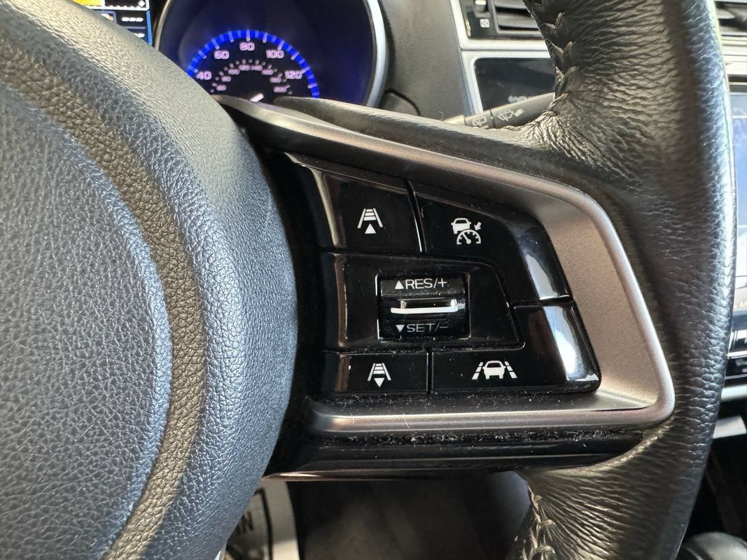 Used 2018 Subaru Outback 3.6R Limited AWD/4WD image 38