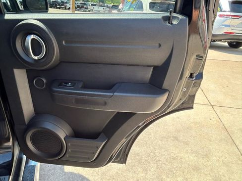 Used 2011 Dodge Nitro Heat w/ Chrome Accents Group AWD/4WD image 15