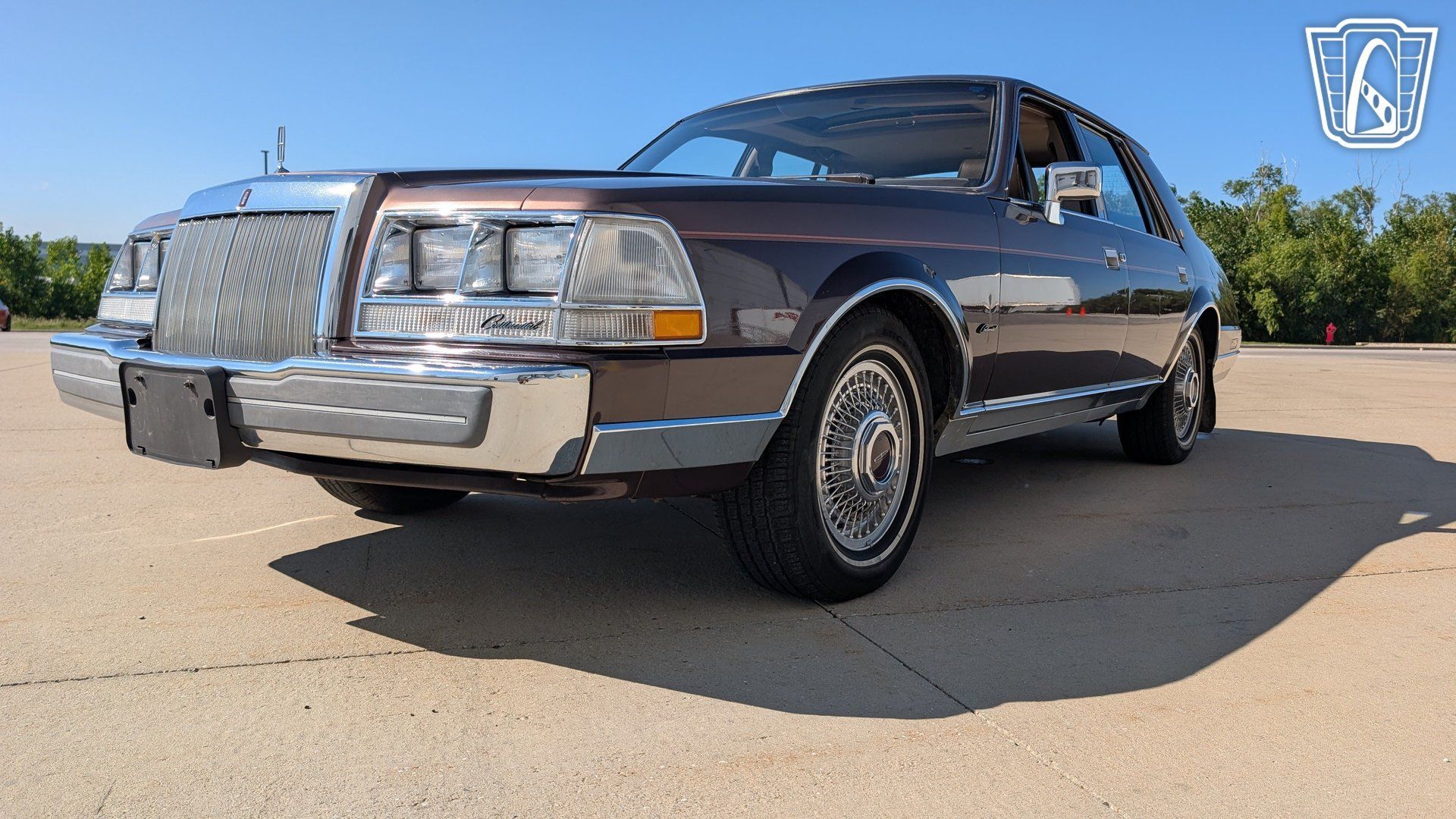 Used 1987 Lincoln Continental Signature RWD image 4