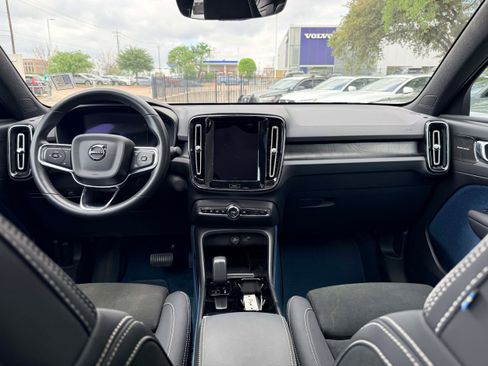 Certified 2023 Volvo C40 P8 Recharge Ultimate image 15