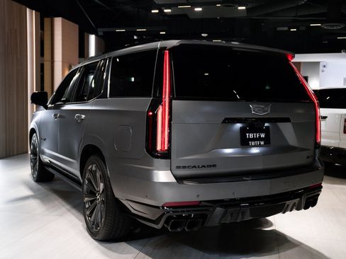 Used 2026 Cadillac Escalade V image 7