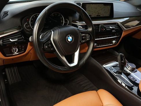 Used 2019 BMW 530i w/ Convenience Package image 8