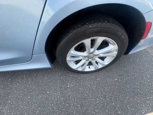 Used 2015 Chrysler 200 Limited image 10