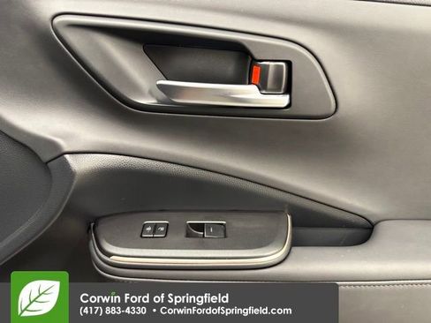 Used 2023 Toyota Crown Platinum image 12