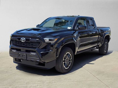 Certified 2025 Toyota Tacoma TRD Sport AWD/4WD image 7