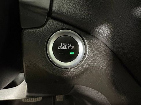 Used 2018 Chevrolet Equinox LT FWD image 32