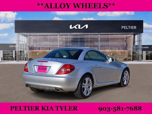 Used 2010 Mercedes-Benz SLK 300 image 8