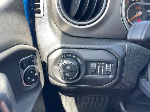 Used 2021 Jeep Gladiator Sport AWD/4WD image 26