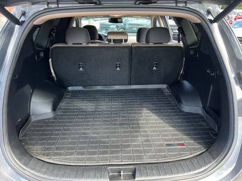 Used 2019 Hyundai Santa Fe SEL FWD image 18
