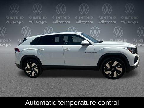 Used 2025 Volkswagen Atlas Cross Sport SE AWD/4WD image 7