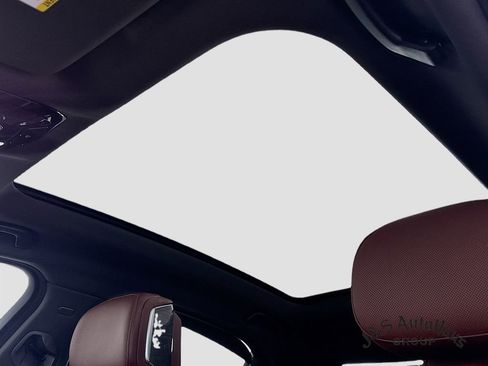 Used 2023 BMW 760i xDrive w/ Executive Package image 16