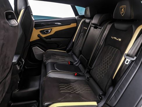 Used 2023 Lamborghini Urus S image 7