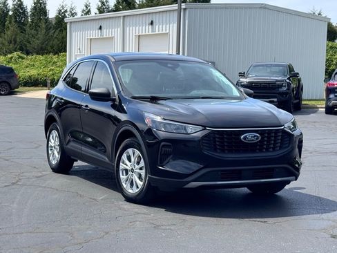 Used 2023 Ford Escape Active FWD image 1