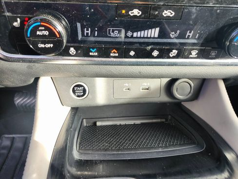 Used 2021 Nissan Rogue SL w/ Premium Package image 13