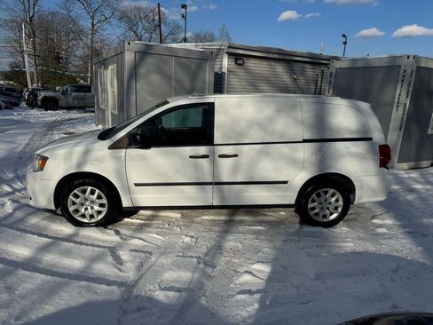 Used 2014 RAM C/V Tradesman image 4