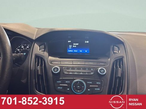 Used 2017 Ford Focus SE w/ Cold Weather Package image 29