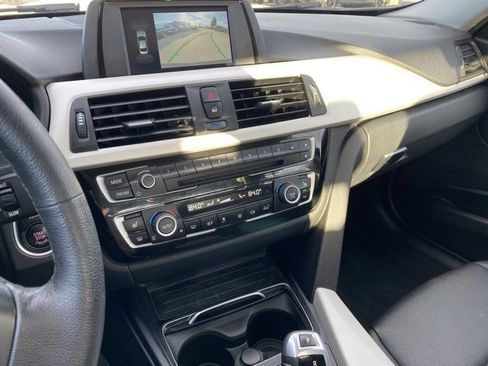 Used 2018 BMW 320i xDrive Sedan image 16