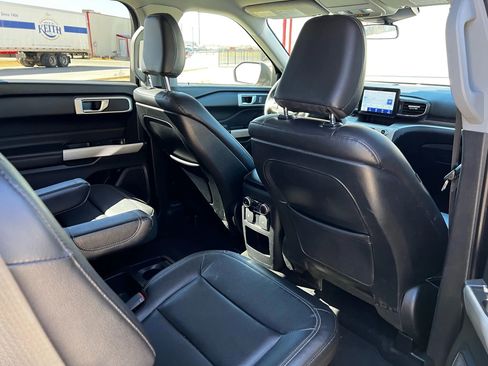 Used 2019 Ford Explorer XLT w/ Equipment Group 202A FWD image 25