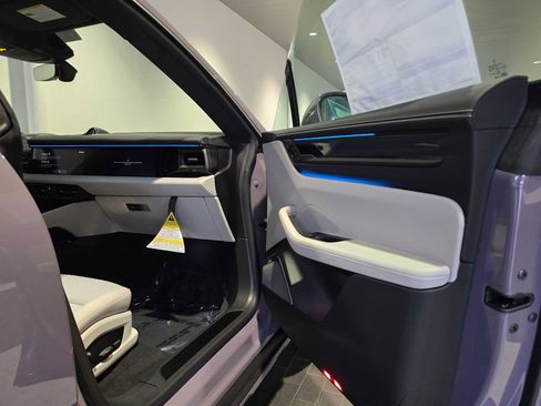 New 2025 Porsche Macan Turbo Electric image 12