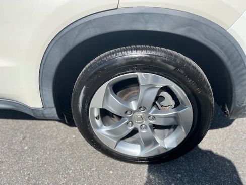 Used 2017 Honda HR-V EX image 22