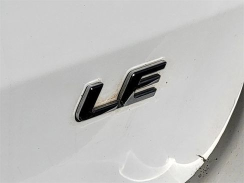 Used 2012 Toyota Sienna LE image 17