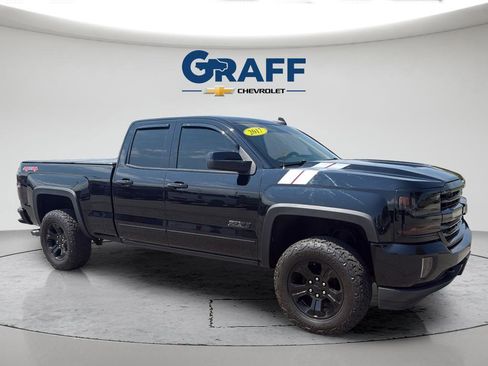 Used 2017 Chevrolet Silverado 1500 LT w/ Midnight Edition AWD/4WD image 10