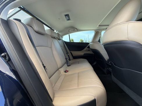Used 2020 Lexus ES 350 w/ Accessory Package 2 FWD image 17