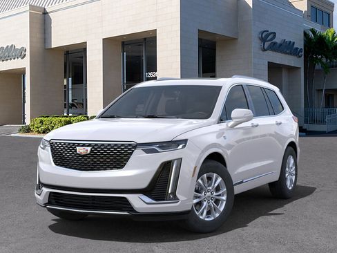 New 2025 Cadillac XT6 Luxury image 6