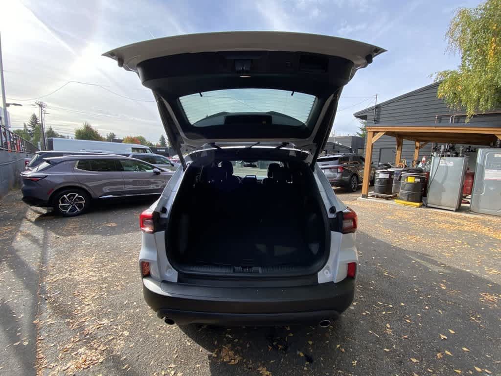 Used 2025 Ford Escape ST-Line Select AWD/4WD image 28