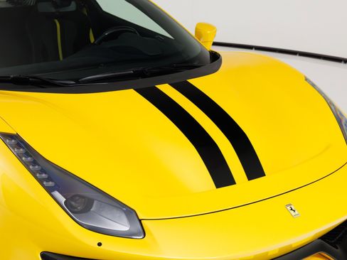 Used 2020 Ferrari 488 Pista Coupe RWD image 49