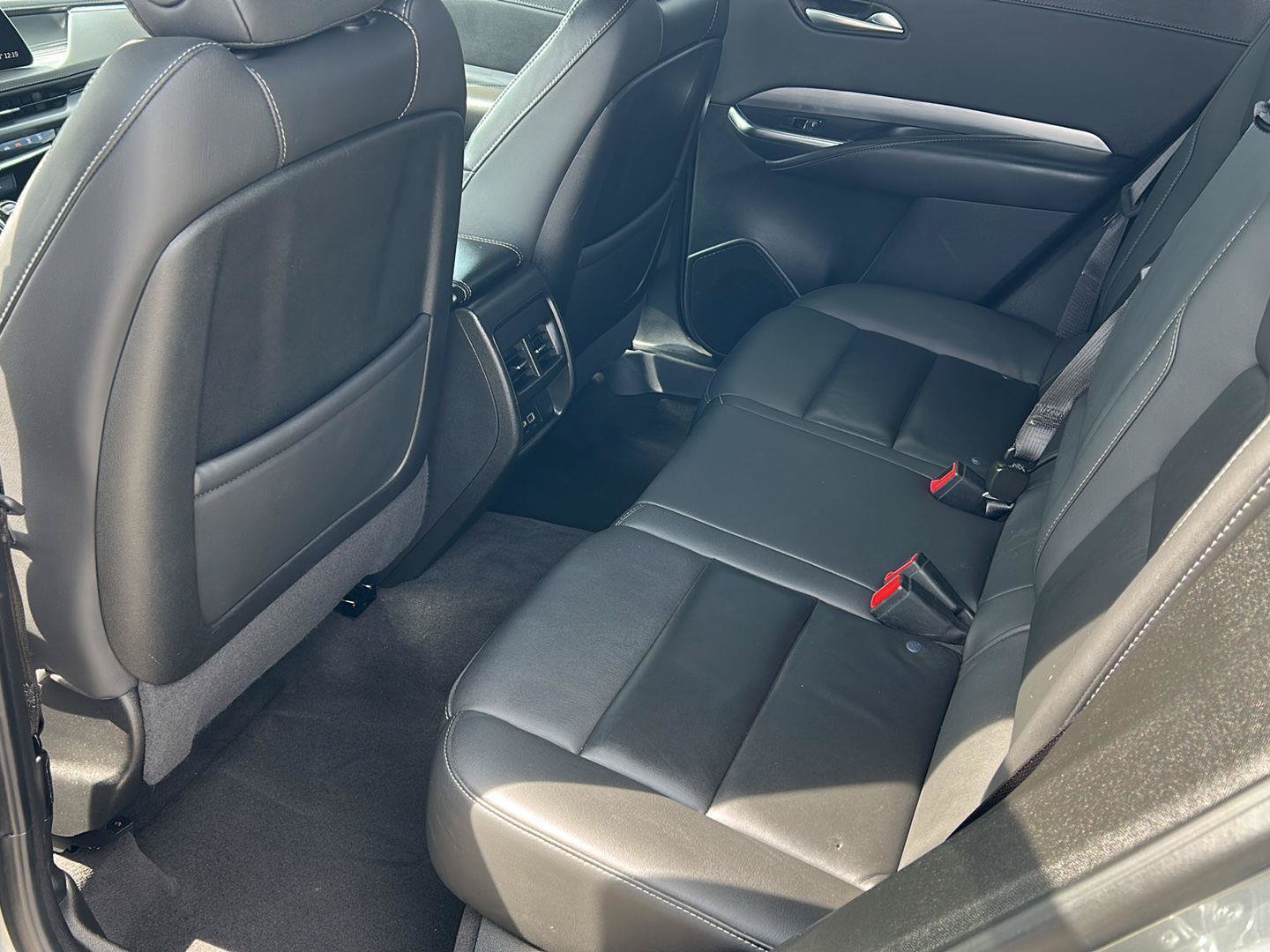 Used 2024 Cadillac XT4 Premium Luxury FWD image 16