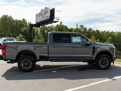 New 2026 Ford F250 Platinum w/ FX4 Off-Road Package AWD/4WD image 19