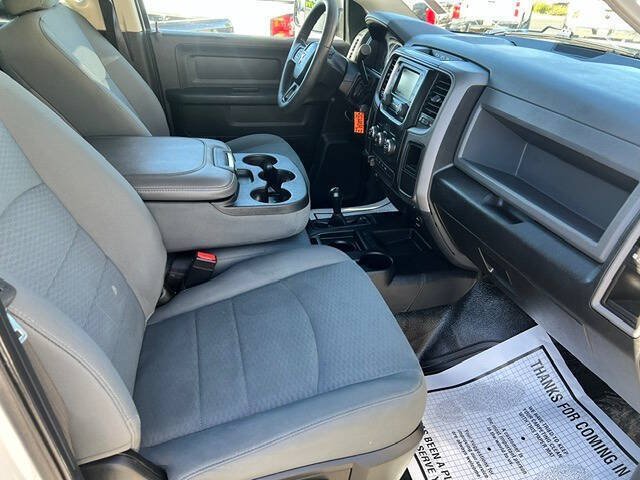 Used 2018 RAM 2500 Tradesman w/ Chrome Appearance Group AWD/4WD image 17