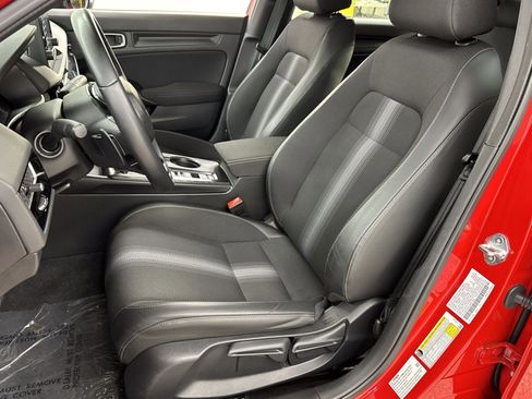 Used 2025 Honda Civic Sport image 4