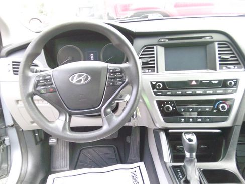 Used 2016 Hyundai Sonata SE image 10